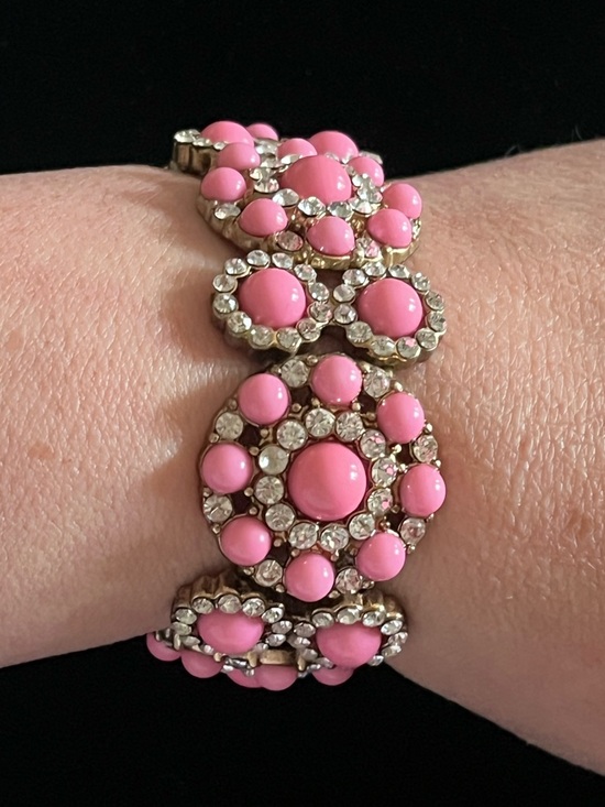 no brand Jewelry - Vintage Pink Cabochon & Rhinestone Floral Stretch Bracelet